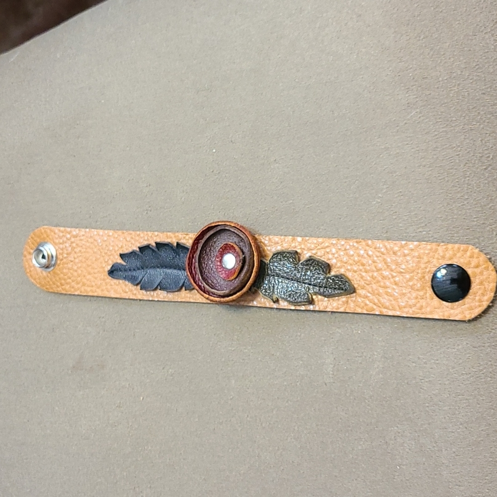 Leather bracelet